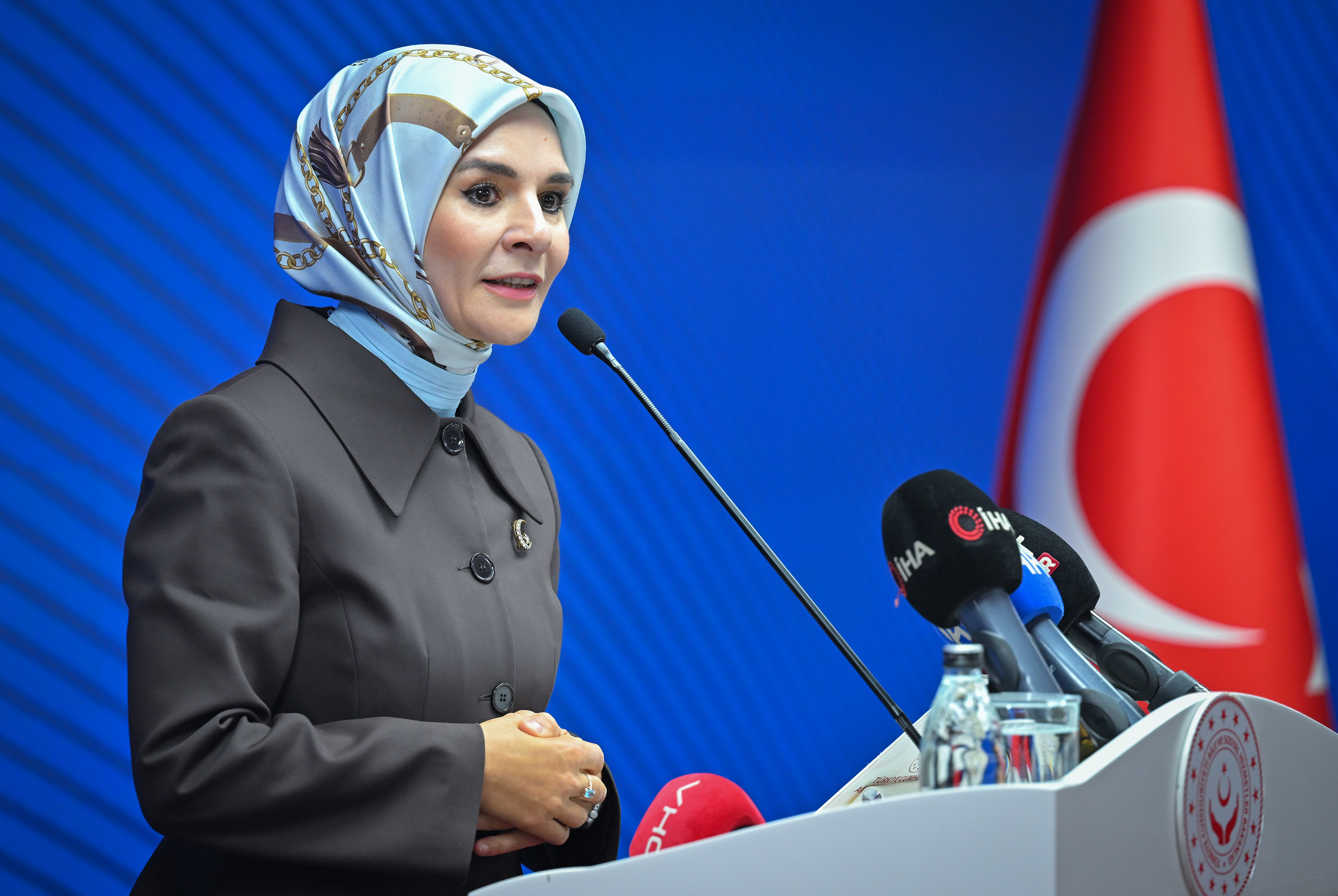 Bakan Mahinur Göktaş, muhalefetin fon soruşturmasında babasının adının geçtiği iddiasına