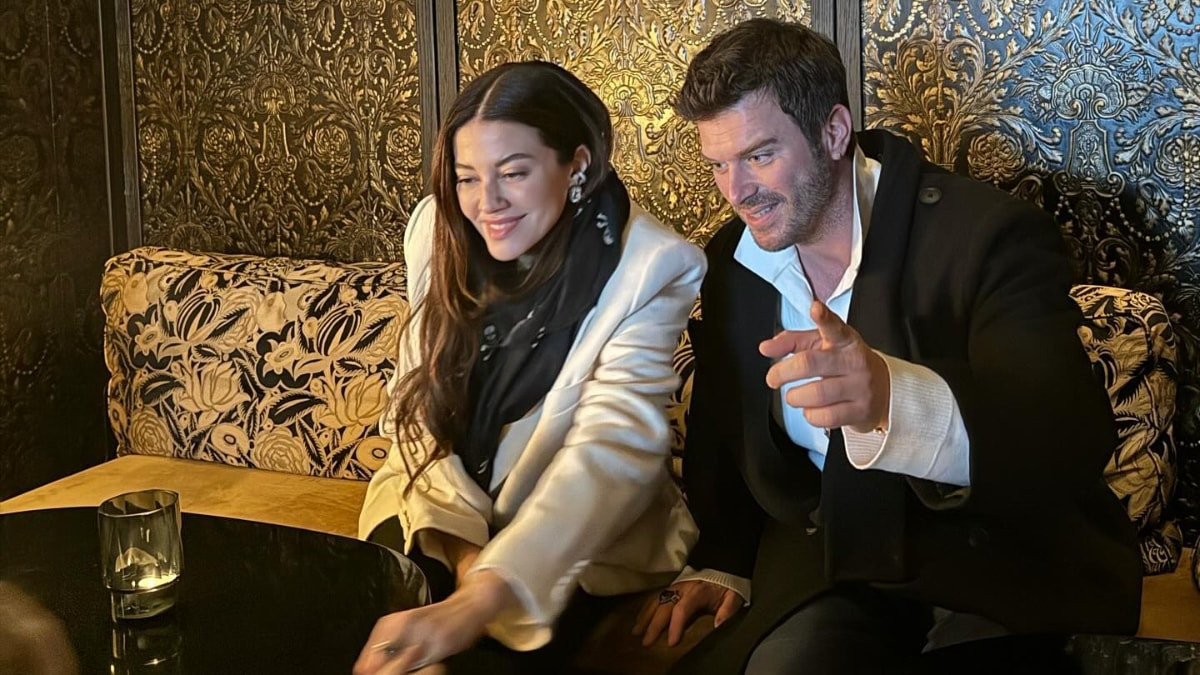 Ünlü oyuncu Kıvanç Tatlıtuğ'un eşi Başak Dizer, oğlu Kurt Efe