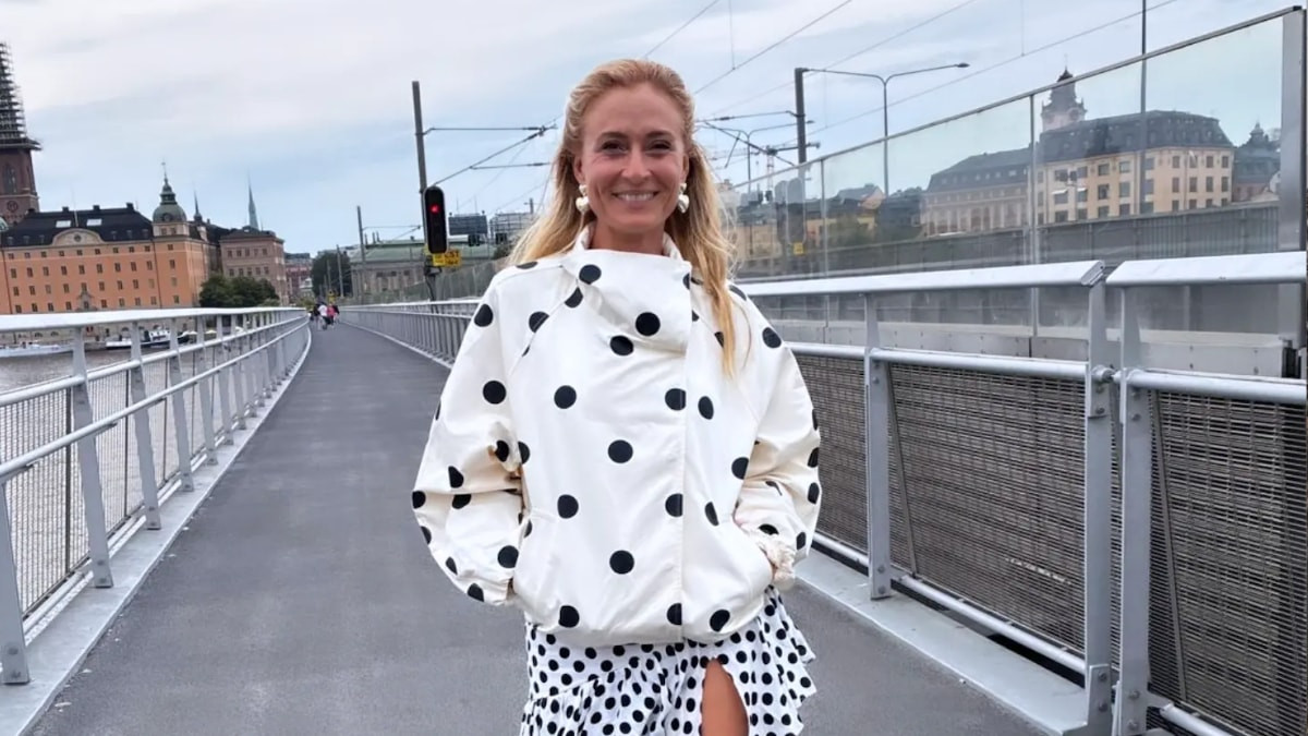 İsveç'in başkenti Stockholm’de sürpriz bir nikahla evlenen Ceyda Düvenci ve