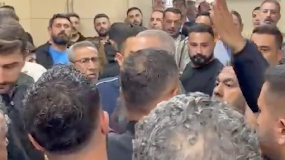 Çiğli Belediye Başkanı Onur Emrah Yıldız başkanlığında toplanan mecliste gergin