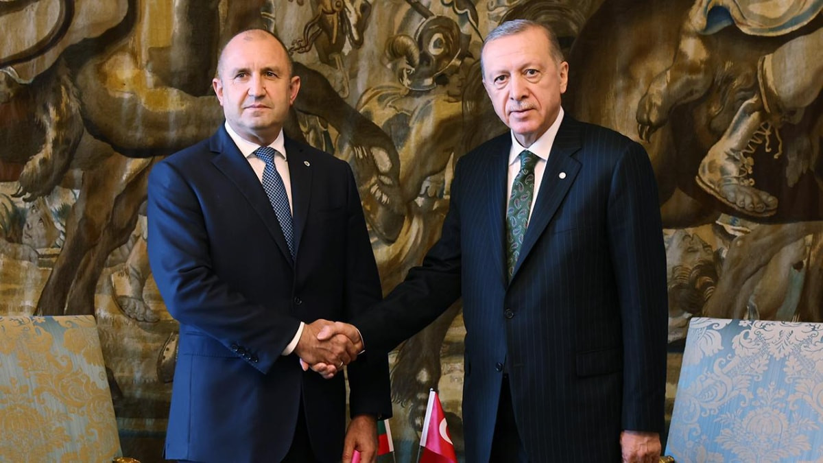 Cumhurbaşkanı Recep Tayyip Erdoğan, Bulgaristan Başbakanı Rumen Radev ile bir