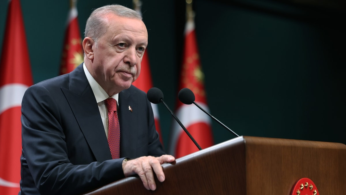 Cumhurbaşkanı Recep Tayyip Erdoğan, fon soruşturmasına ilişkin açıklamasında, “Fonlardan fahiş