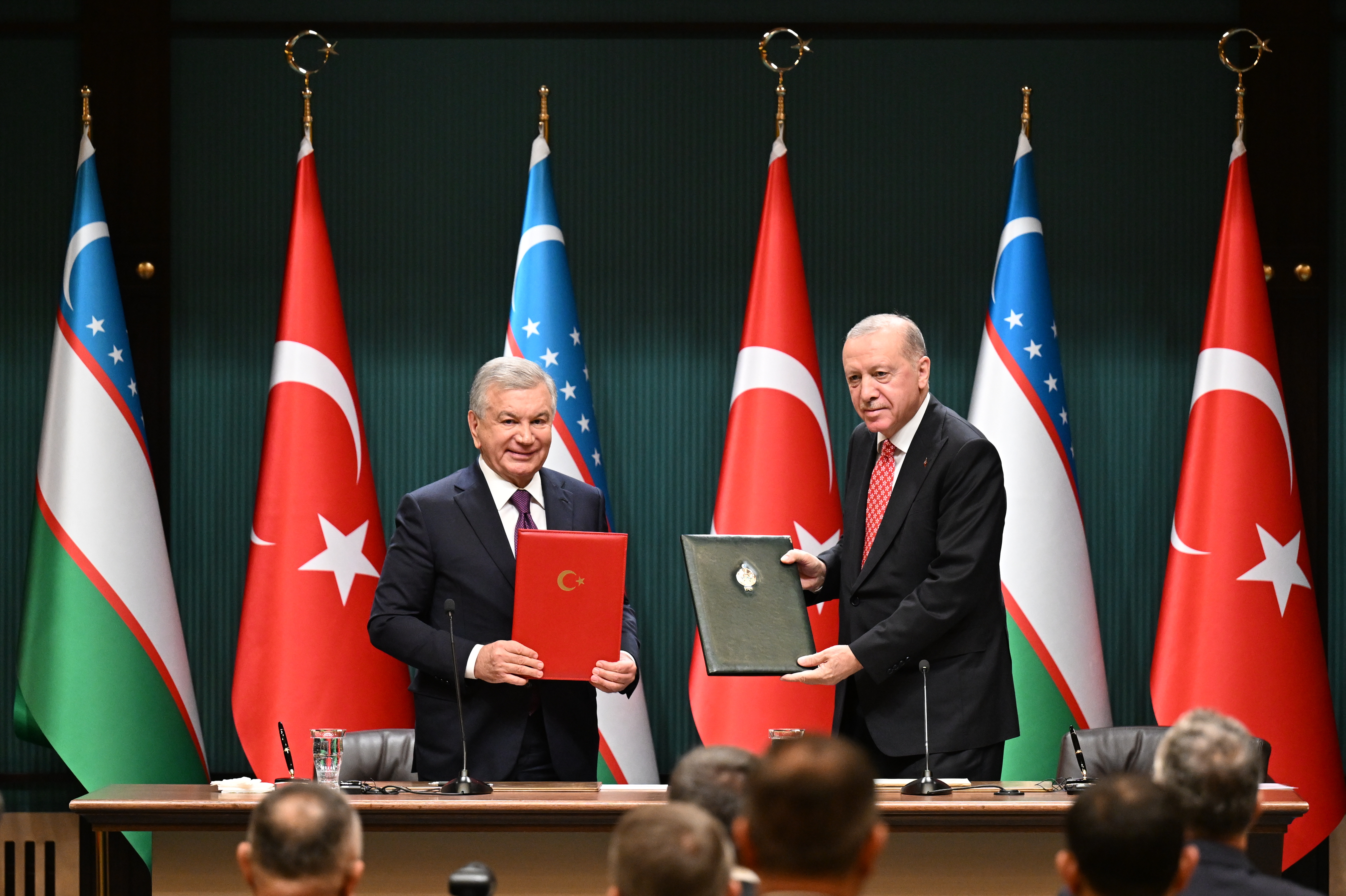 Cumhurbaşkanı Recep Tayyip Erdoğan, Özbekistan Cumhurbaşkanı Şevket Mirziyoyev ile bir