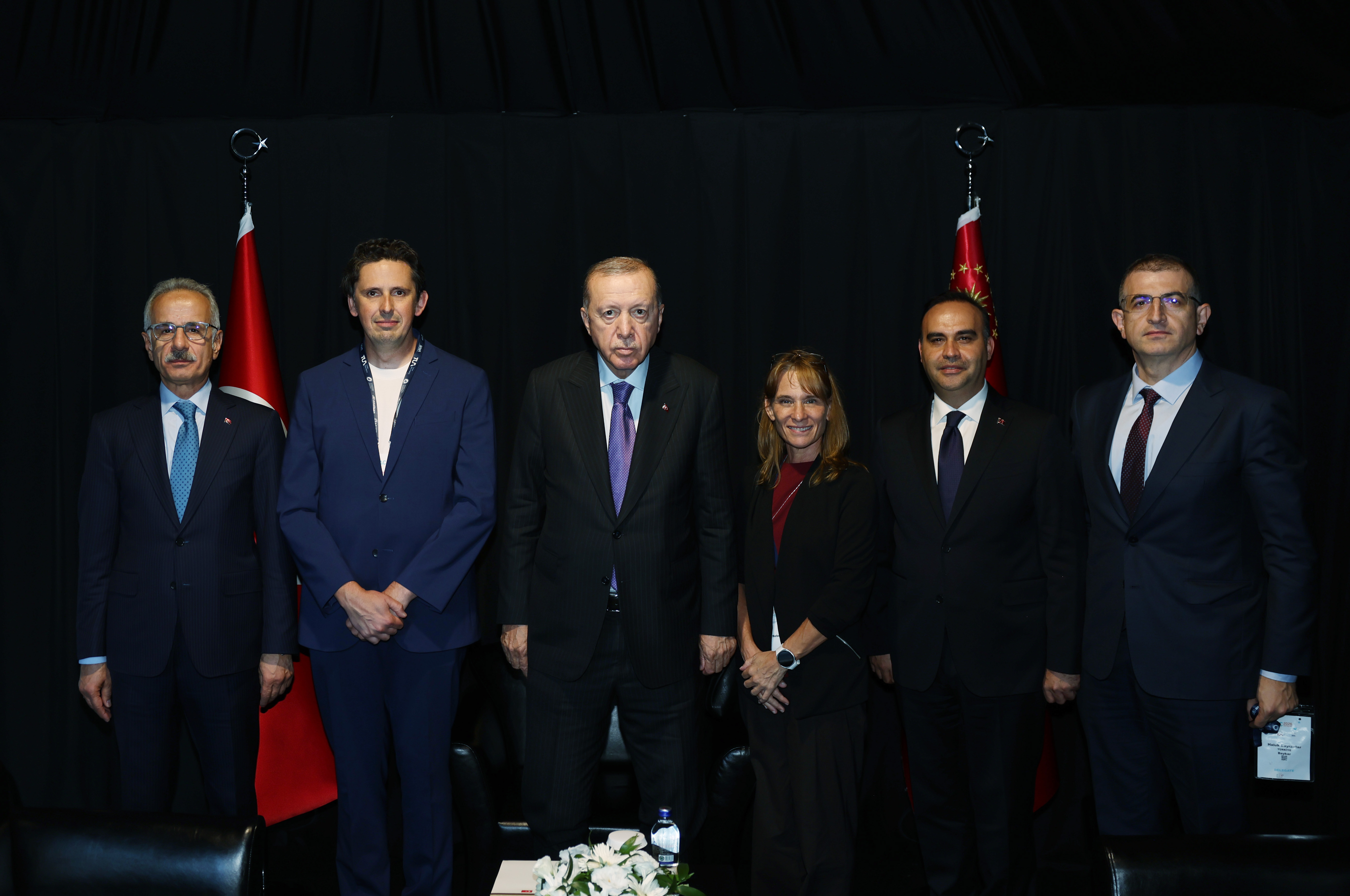 Cumhurbaşkanı Recep Tayyip Erdoğan, SpaceX üst düzey yöneticileri Rebecca Hunter
