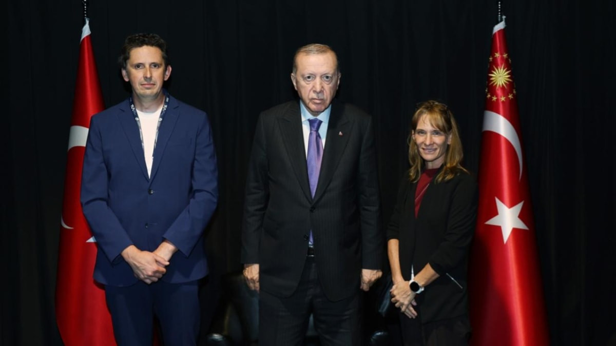 Cumhurbaşkanı Recep Tayyip Erdoğan, SpaceX üst düzey yöneticileri Rebecca Hunter