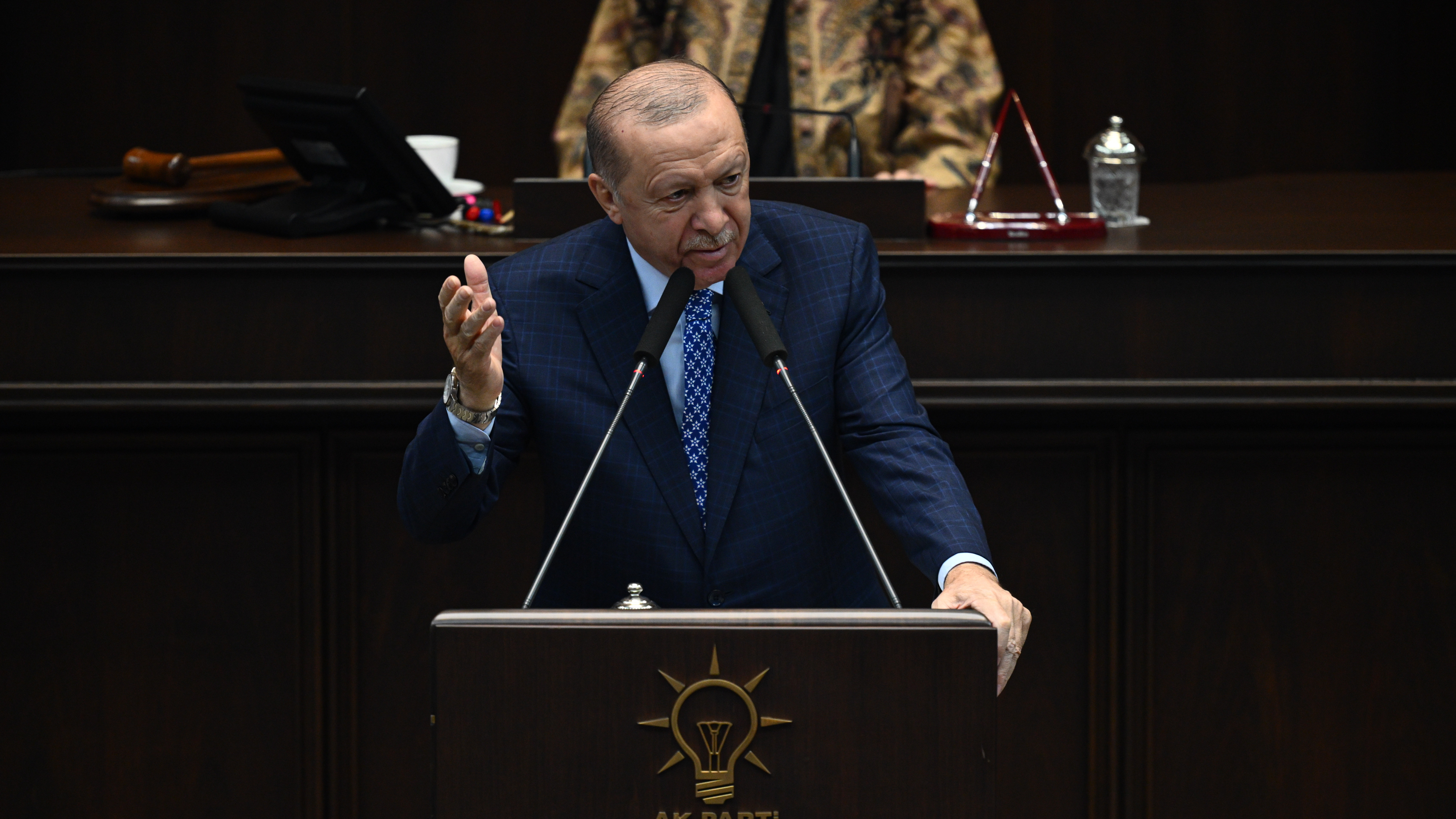 Cumhurbaşkanı Recep Tayyip Erdoğan, Meclis'teki fon tasarısının yasalaşmasıyla birlikte tasfiye