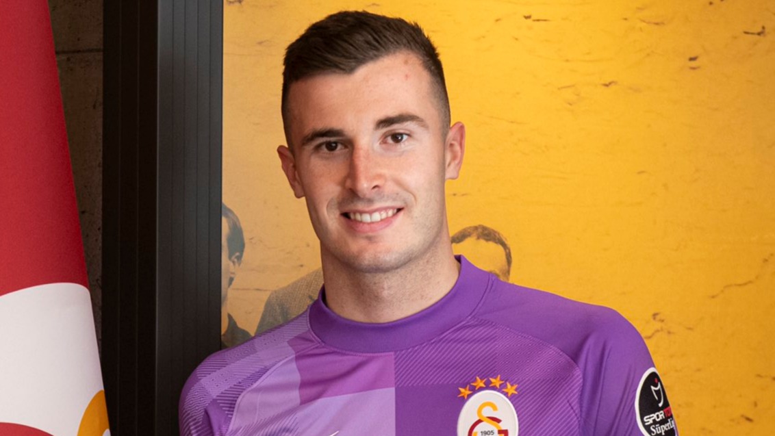 Panathinaikos forması giyen Galatasaray'ın eski kalecisi Inaki Pena, dikkat çeken