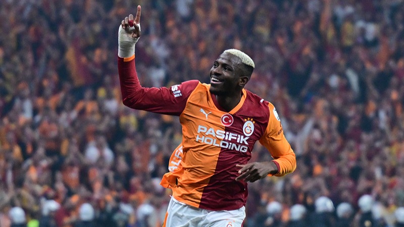 Galatasaraylı Victor Osimhen, Fenerbahçe'ye karşı istatistiği ile dikkat çekiyor.