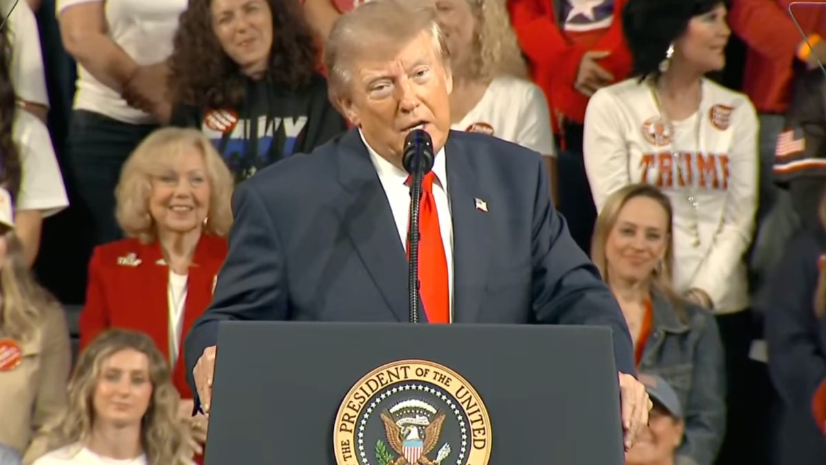 ABD Başkanı Donald Trump, Tennessee eyaletinde düzenlenen bir seçim mitinginde
