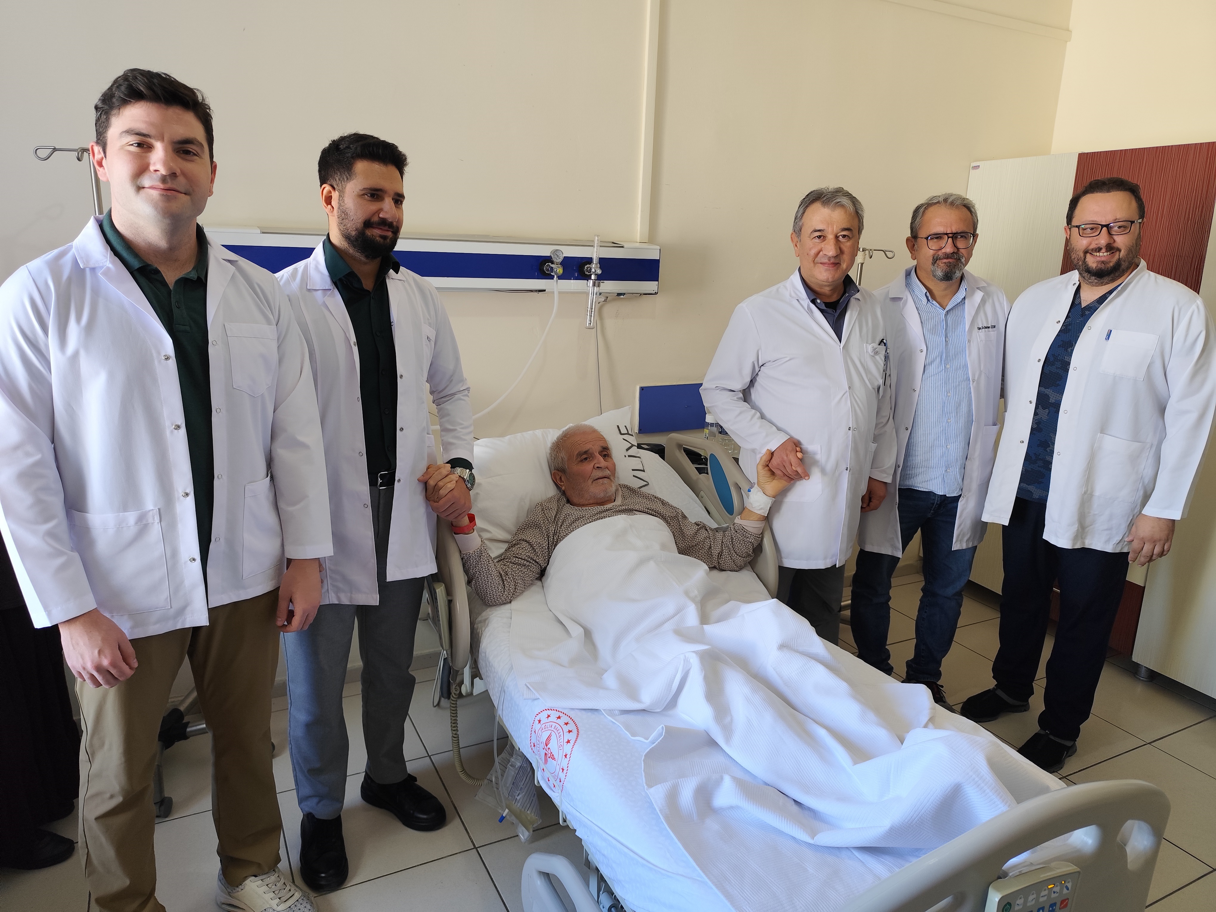 Giresun'da idrarda kanama şikayetiyle hastaneye başvuran mesane kanseri hastası Fahri