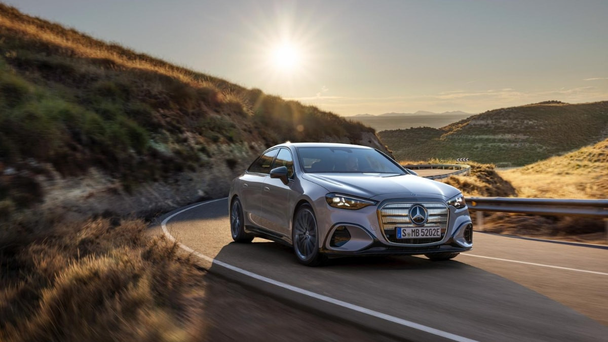Mercedes-Benz'in 709 kilometreye varan menzil sunan ilk tamamen elektrikli C-Serisi