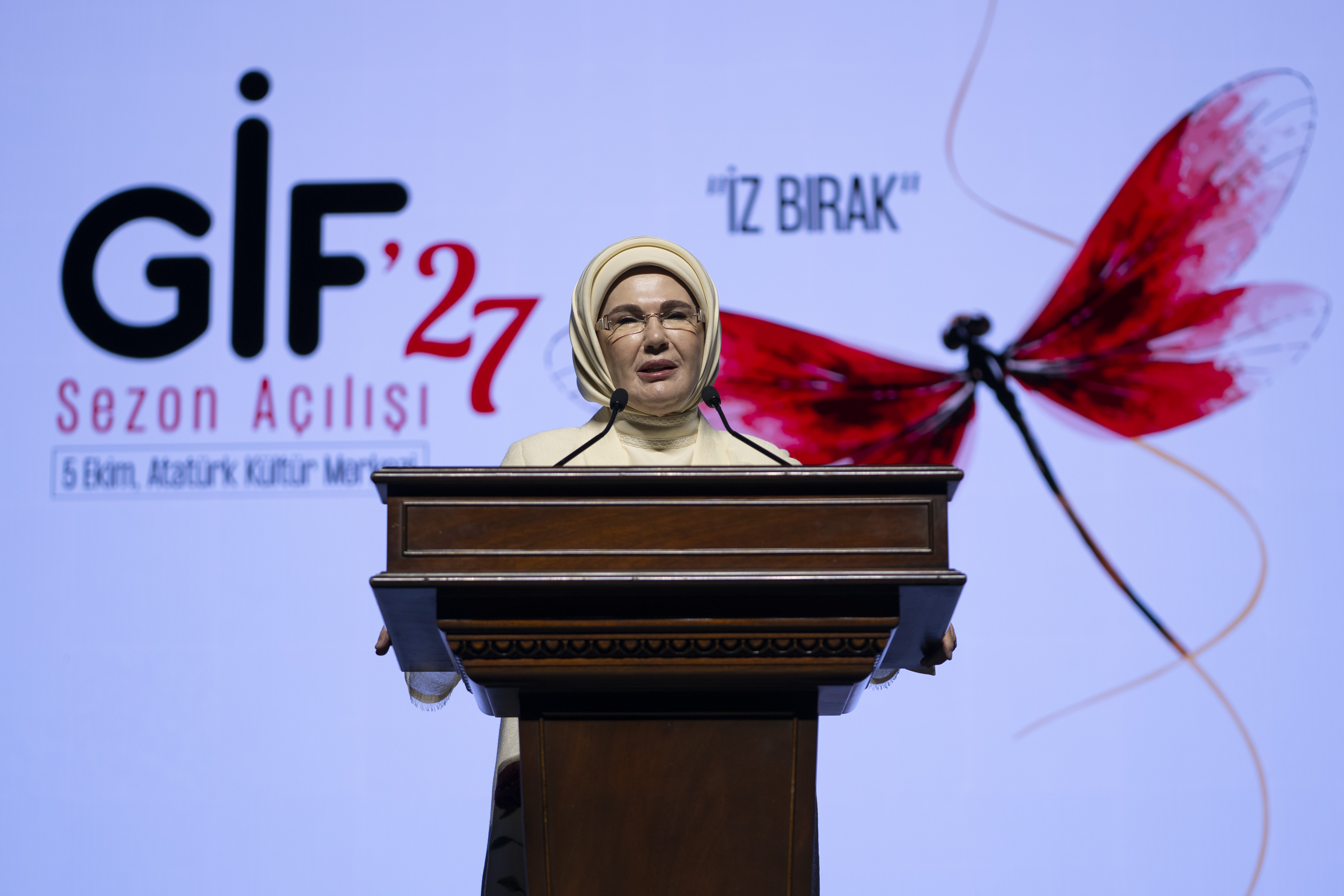 Cumhurbaşkanı Recep Tayyip Erdoğan'ın eşi Emine Erdoğan, TÜRGEV bünyesinde faaliyet