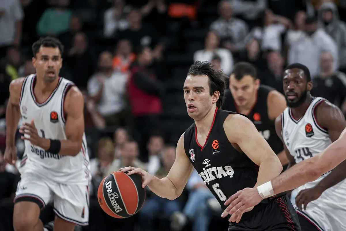 Beşiktaş, Alman ekibi Bayern Münih'i 95-87 yenip evinde ilk galibiyetini