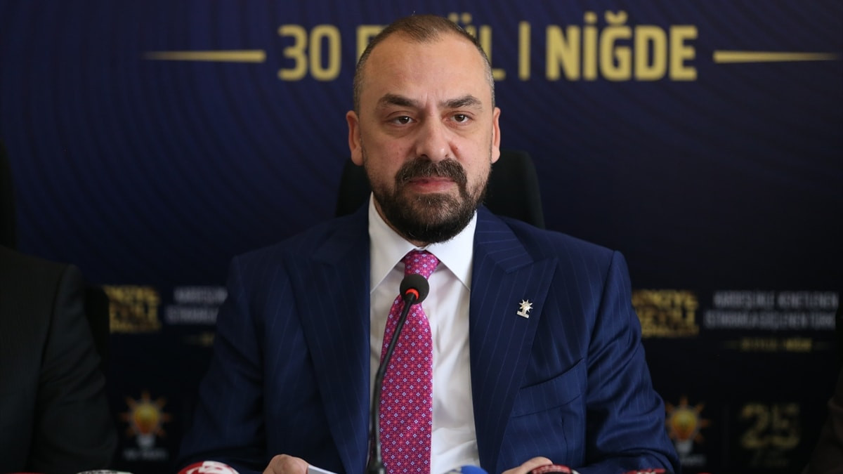 Fon soruşturmasını siyasi ranta çevirmek adına art arda AK Partili