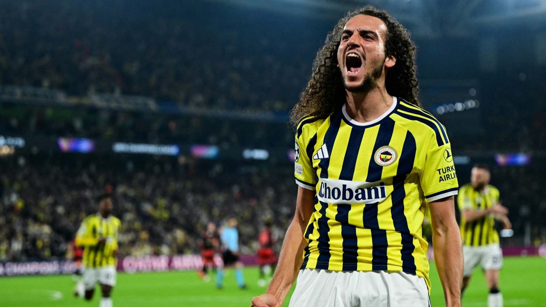 Fenerbahçe, UEFA Şampiyonlar Ligi'nin 4. haftasında taraftarı önünde İngiltere'nin güçlü