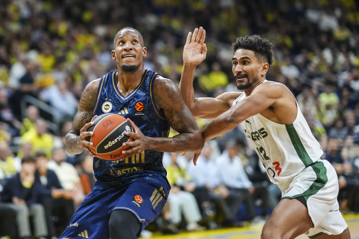 EuroLeague'de evindeki 4. maçını da kazanan Fenerbahçe Tarfin, Zalgiris Kaunas'ı