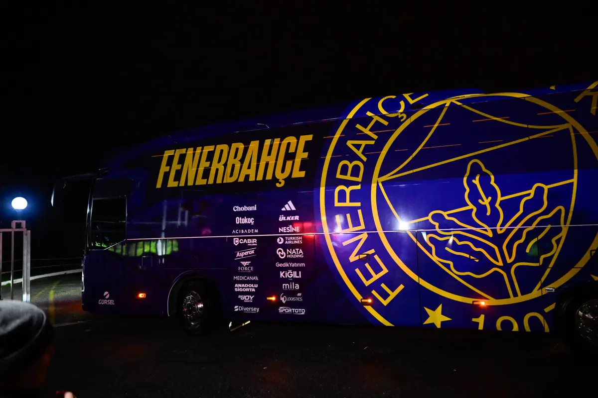 2-1'lik derbi yenilgisi sonrası Samandıra Can Bartu Tesisleri'nde toplanan Fenerbahçeli