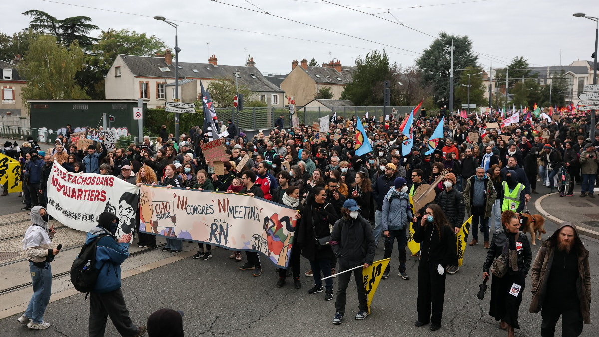 Fransa’da Macron karşıtı protestolar yağma ve sokak çatışmalarına dönüşürken Financial