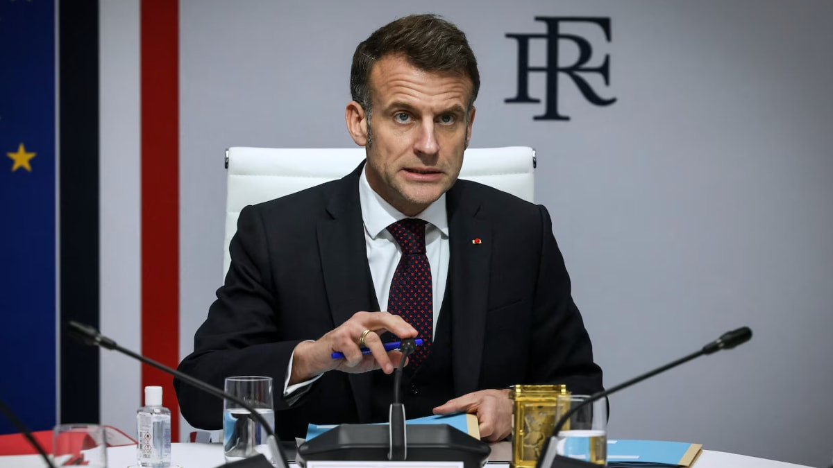 Eylemlerle yangın yerine dönen Fransa'da Cumhurbaşkanı Emmanuel Macron, İçişleri Bakanı