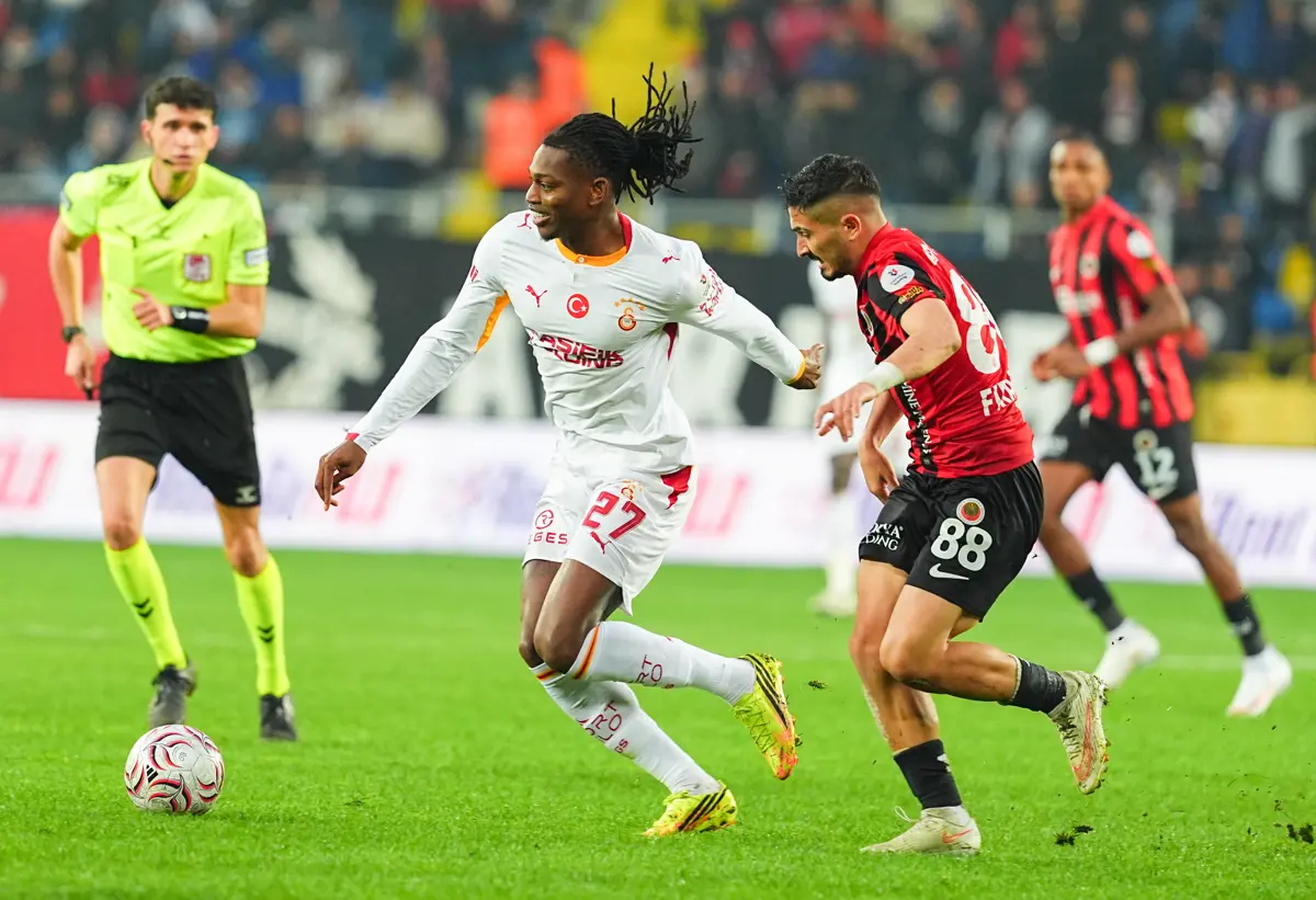 Gençlerbirliği maçında sadece 16 dakika sahada kalabilen Galatasaray'ın Portekizli yıldızı
