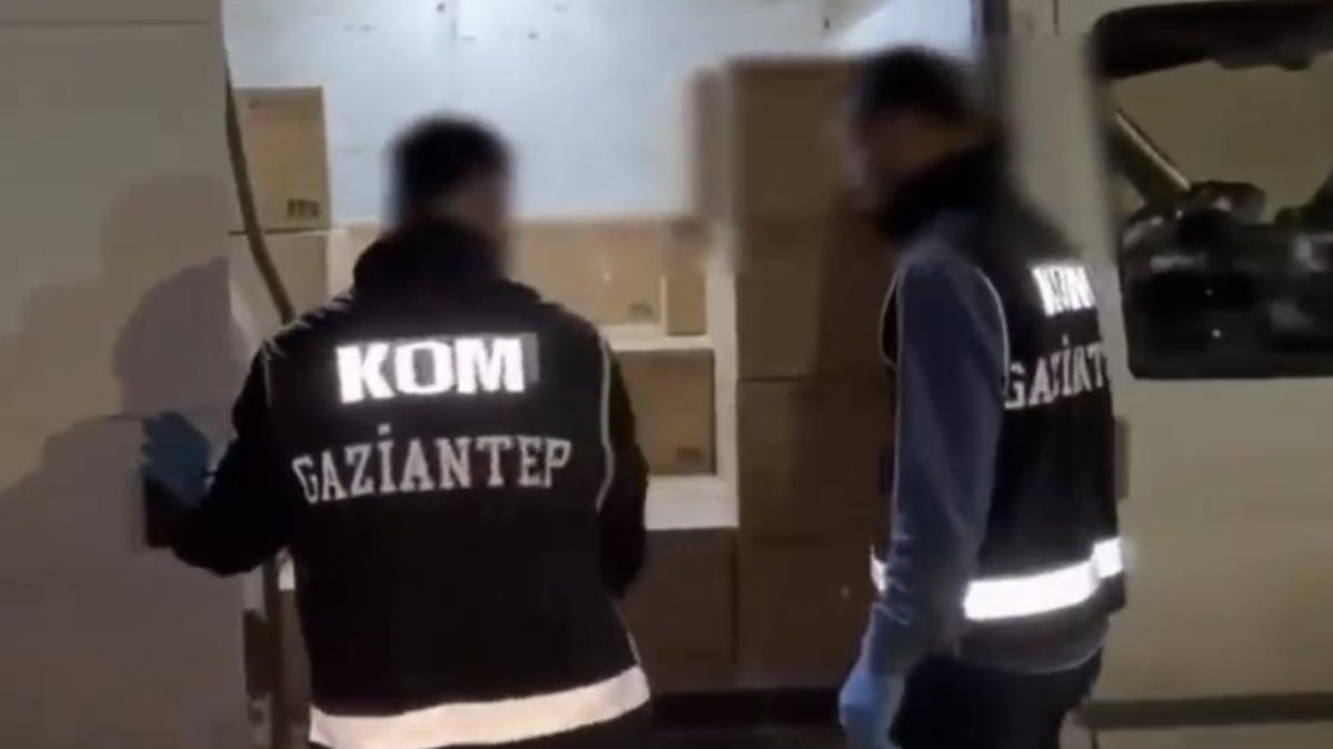 Gaziantep'te ruhsatsız faaliyet gösterdiği belirlenen diş kliniğine yönelik tıbbi malzeme