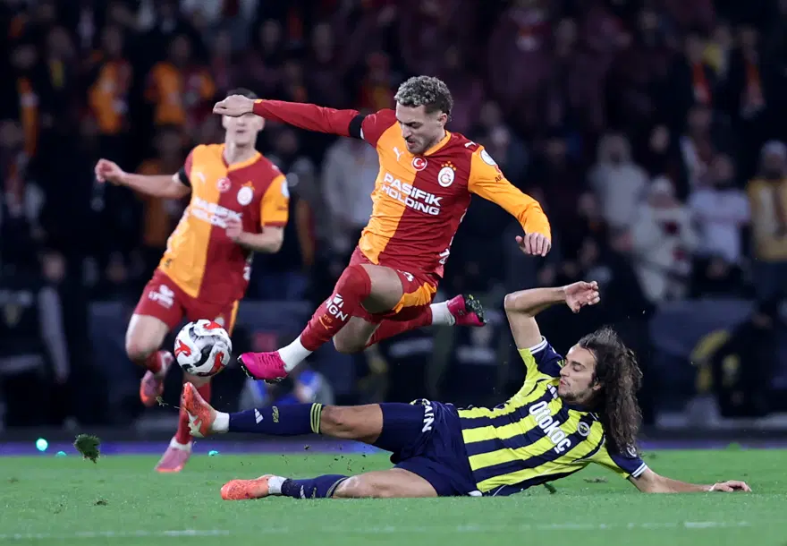 25 Ekim 2026 tarihli gazetelerin spor sayfalarından en yeni gelişmeler