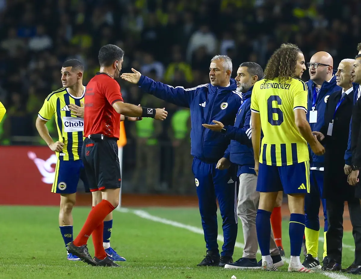 Fenerbahçe'nin 2-0 kazandığı hazırlık maçında kırmızı kart çıktı, maça oyuncu