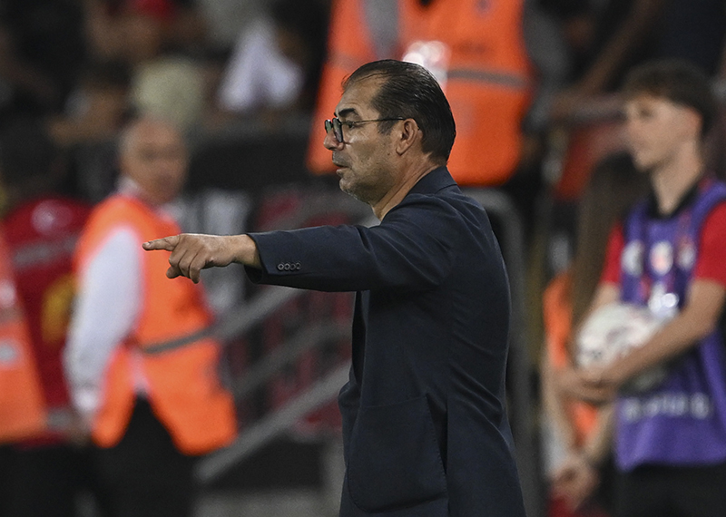 Süper Lig ekibi Gençlerbirliği'nde teknik direktör Metin Diyadin'in istifasının kabul