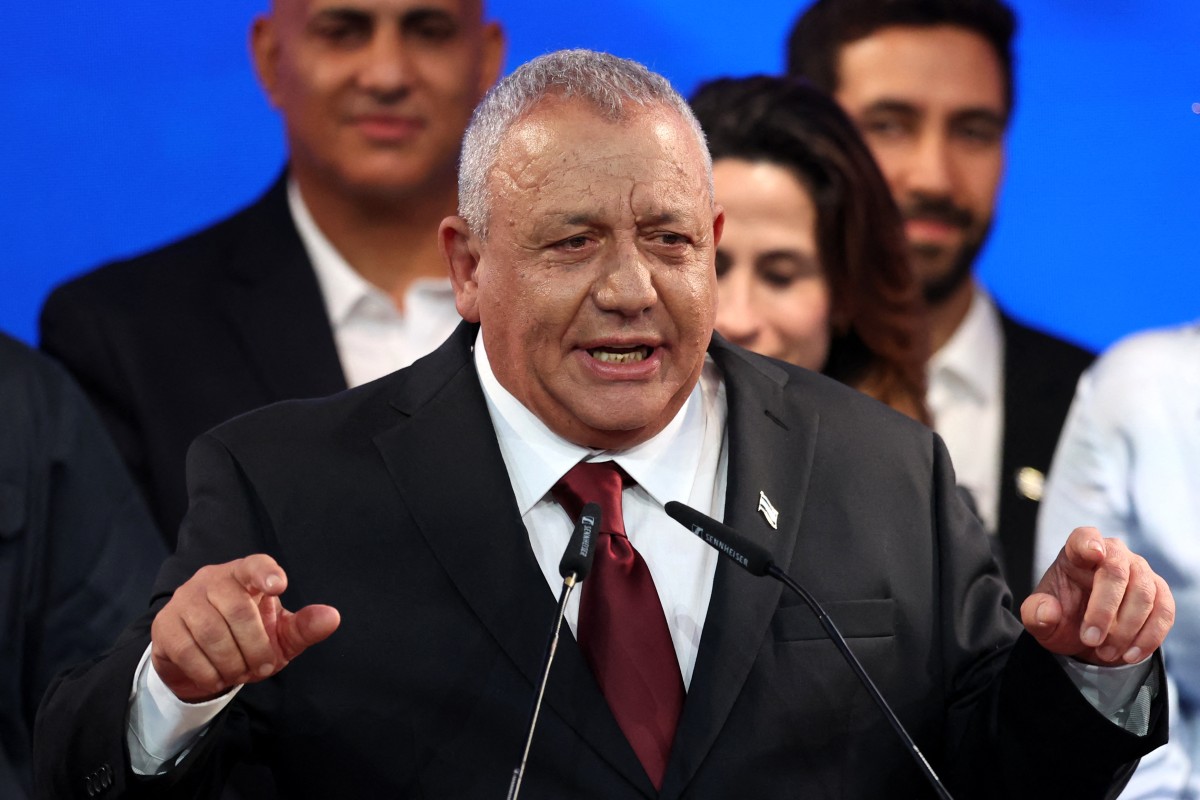 İsrail'de muhalefet lideri Gadi Eisenkot'un,  "Siyonist askerlik hükümeti" kuracaklarını