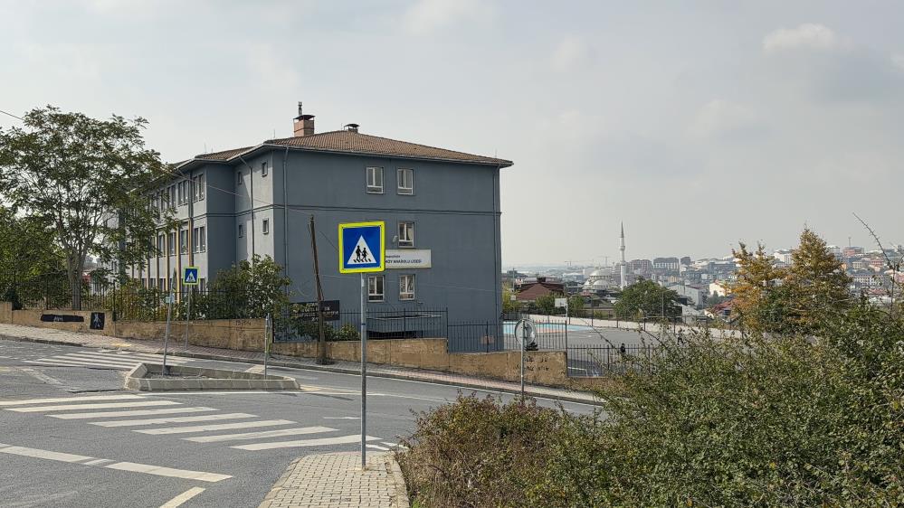 İstanbul'da bir lisede saldırı gerçekleştirileceğine yönelik paylaşımlar üzerine iki çocuk
