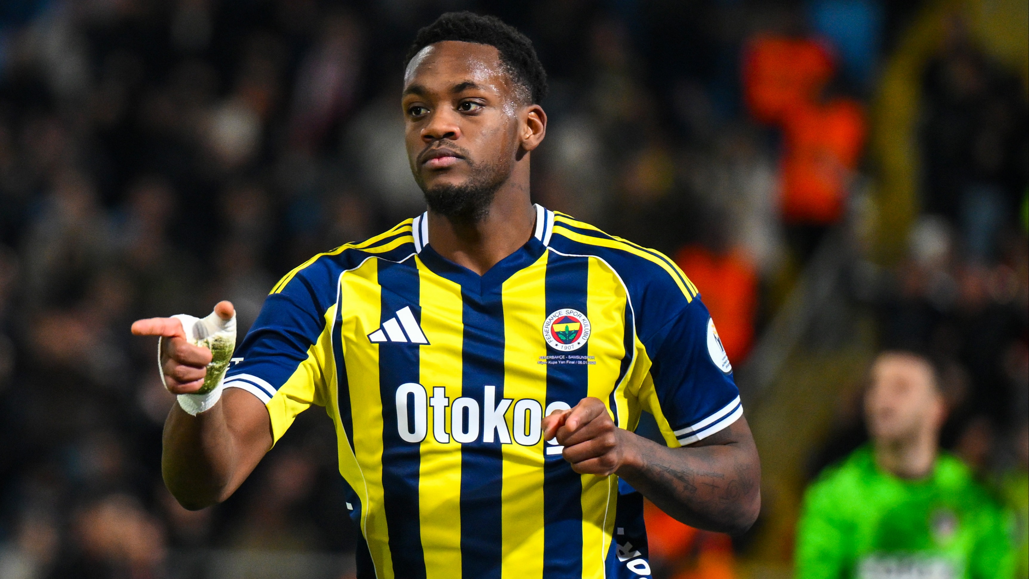 Fenerbahçe'nin eski futbolcusu Jhon Duran için sarı-lacivertli taraftarların tepkisini çeken
