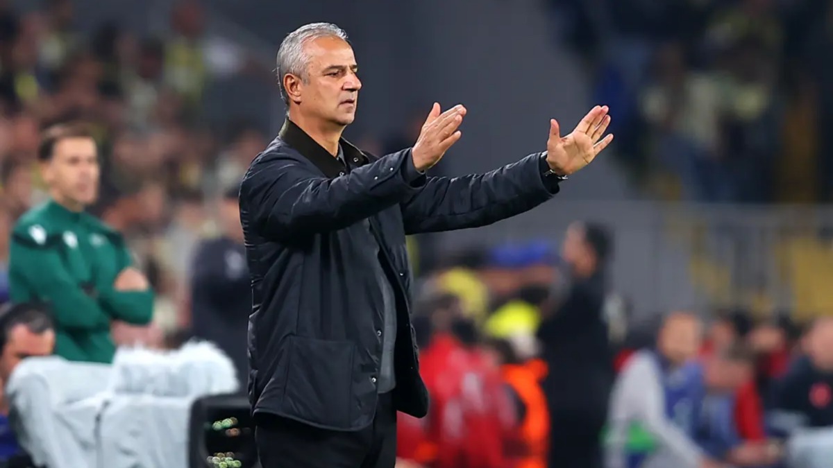 Prag'dan 90. dakikada yenilen beraberlik golünden sonra Saracoğlu tribünlerinden Fenerbahçe