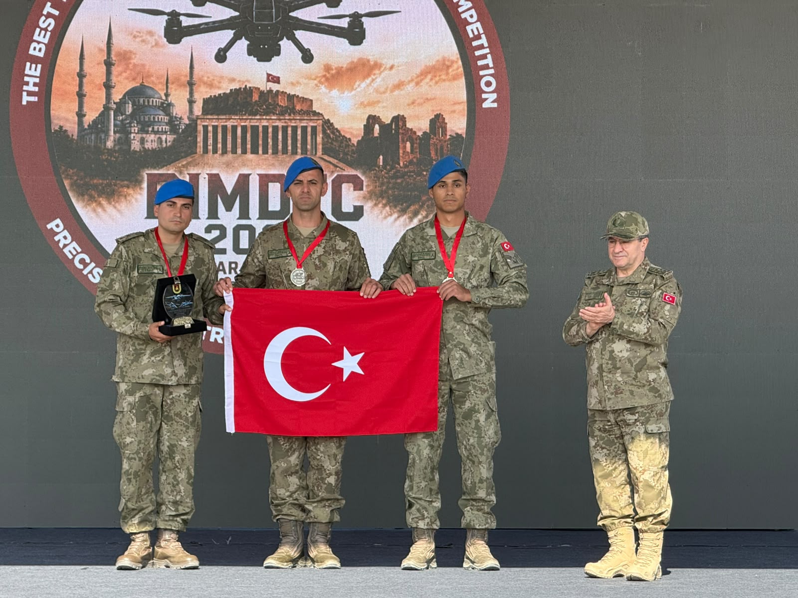 Ankara'da 18 ülkeden 22 takımın katıldığı uluslararası yarışmada Türk Kara