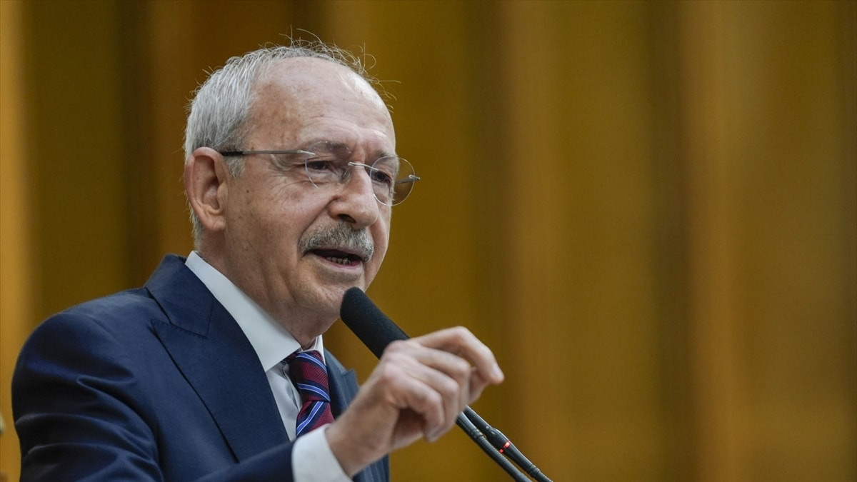 Grup toplantısında Azerbaycan'daki başörtü yasağına ilişkin konuşan Kemal Kılıçdaroğlu, "Kadınların
