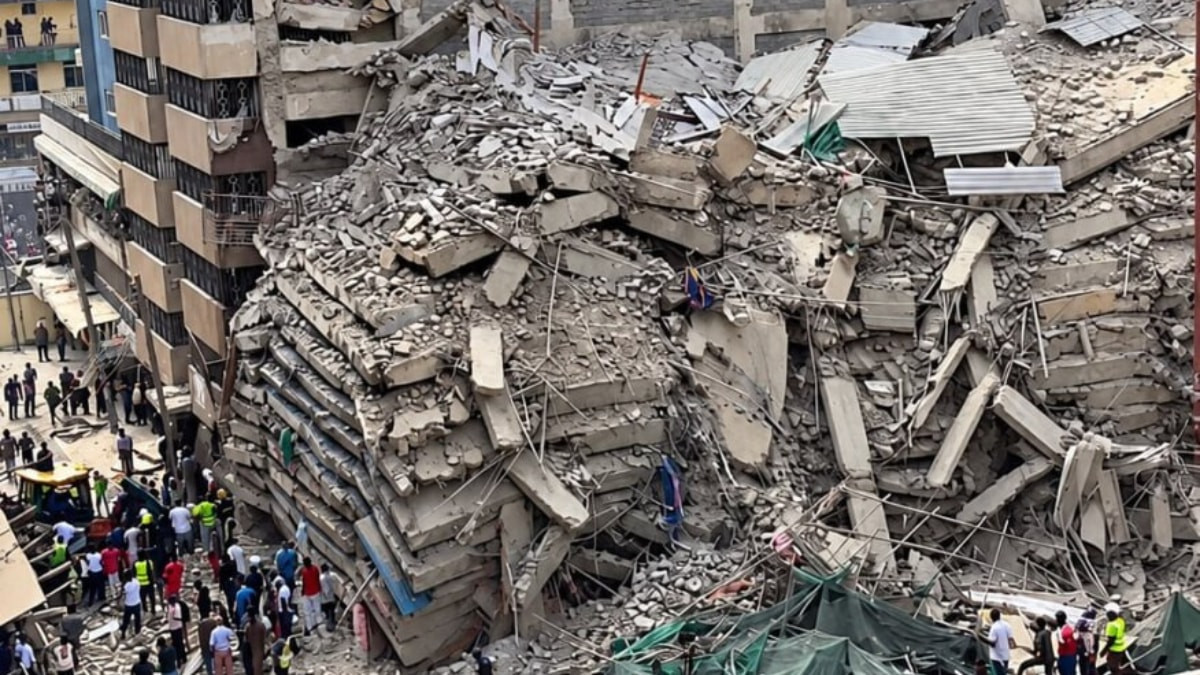 Kenya’da yapım aşamasındaki 18 katlı binanın çökmesi sonucu enkaz altında