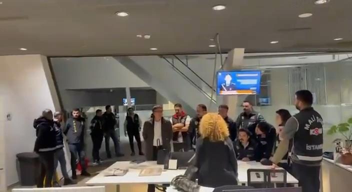 Mali Suçlarla Mücadele Şube Müdürlüğü ekipleri Halk TV'nin İstanbul'daki binasında