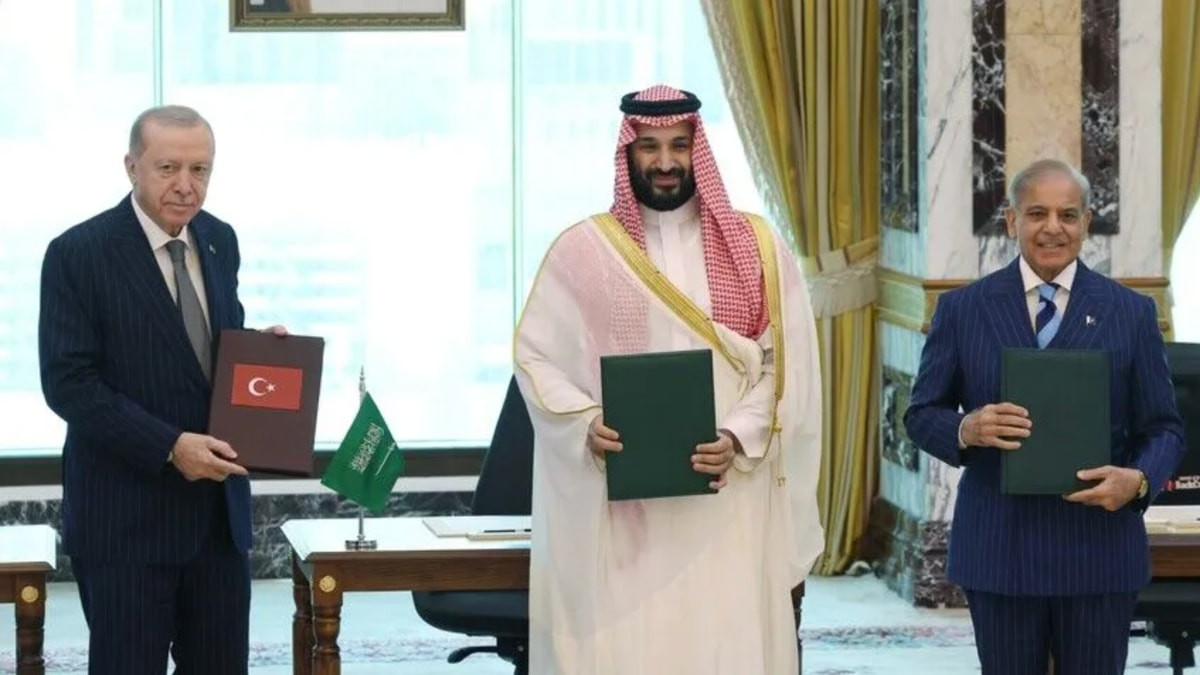 Türkiye, Pakistan ve Suudi Arabistan arasında imzalanan ve 16 maddelik