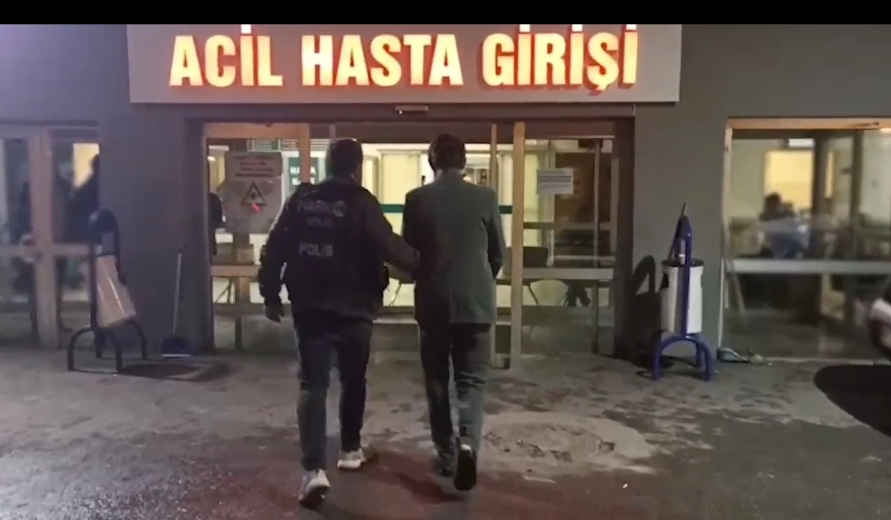Bitlis’te durdurulan yolcu otobüsündeki yabancı uyruklu bir şüphelinin çekilen röntgen