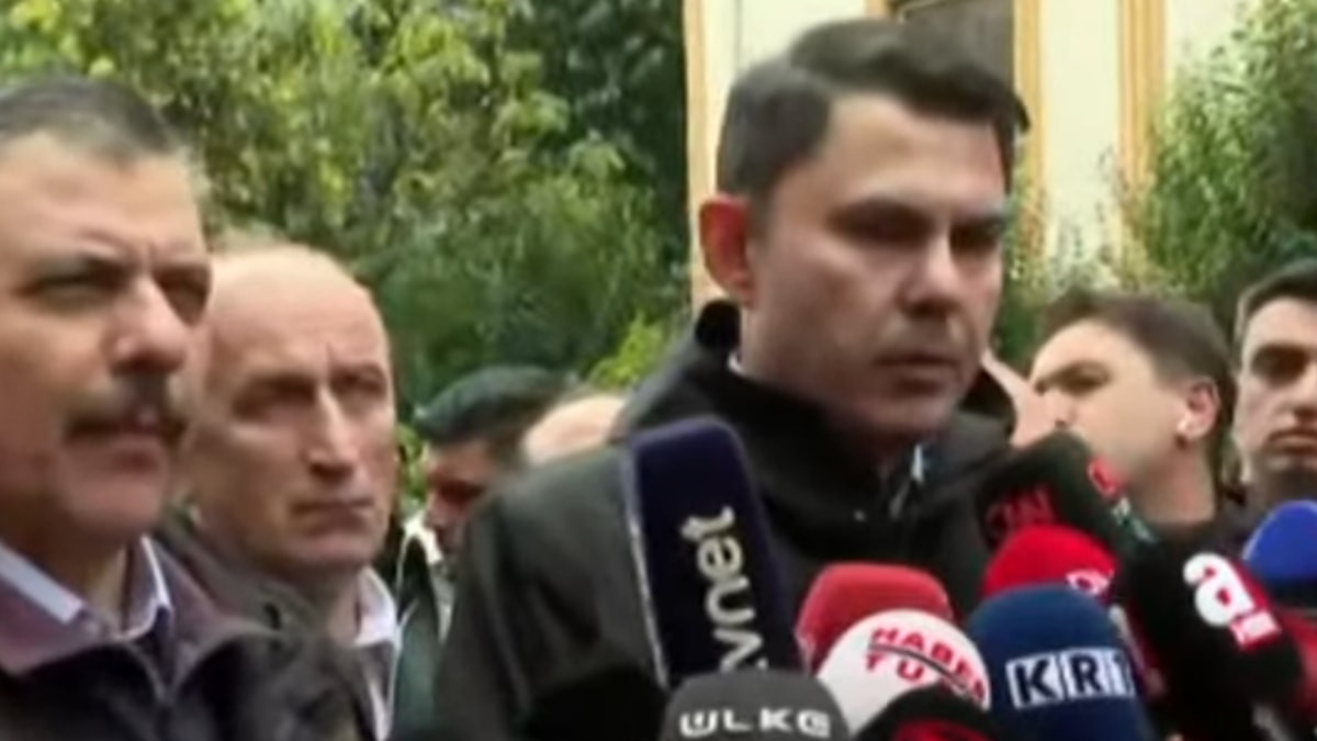 İstanbul'da sağanak yağış etkisini sürdürürken, en fazla hasar Ayazağa'da oldu.