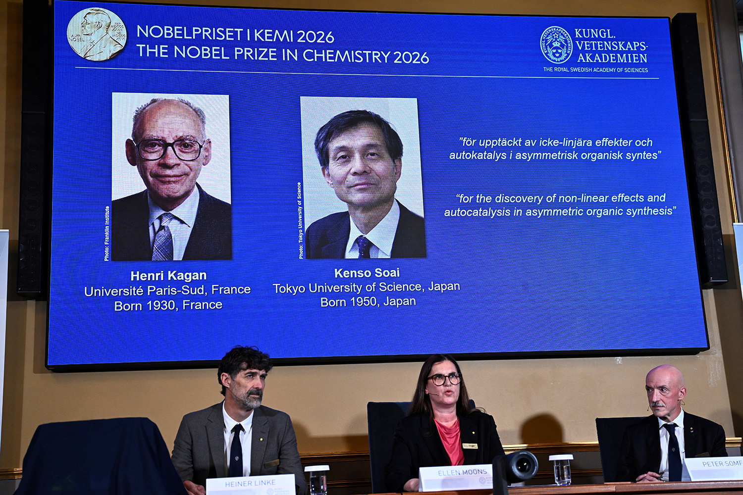 2026 Nobel Kimya Ödülü'nü, "asimetrik organik sentezde doğrusal olmayan etkilerin