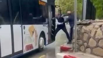 Elazığ'da otobüs şoförü ile yolcu arasında çıkan tartışma yumruklu kavgaya