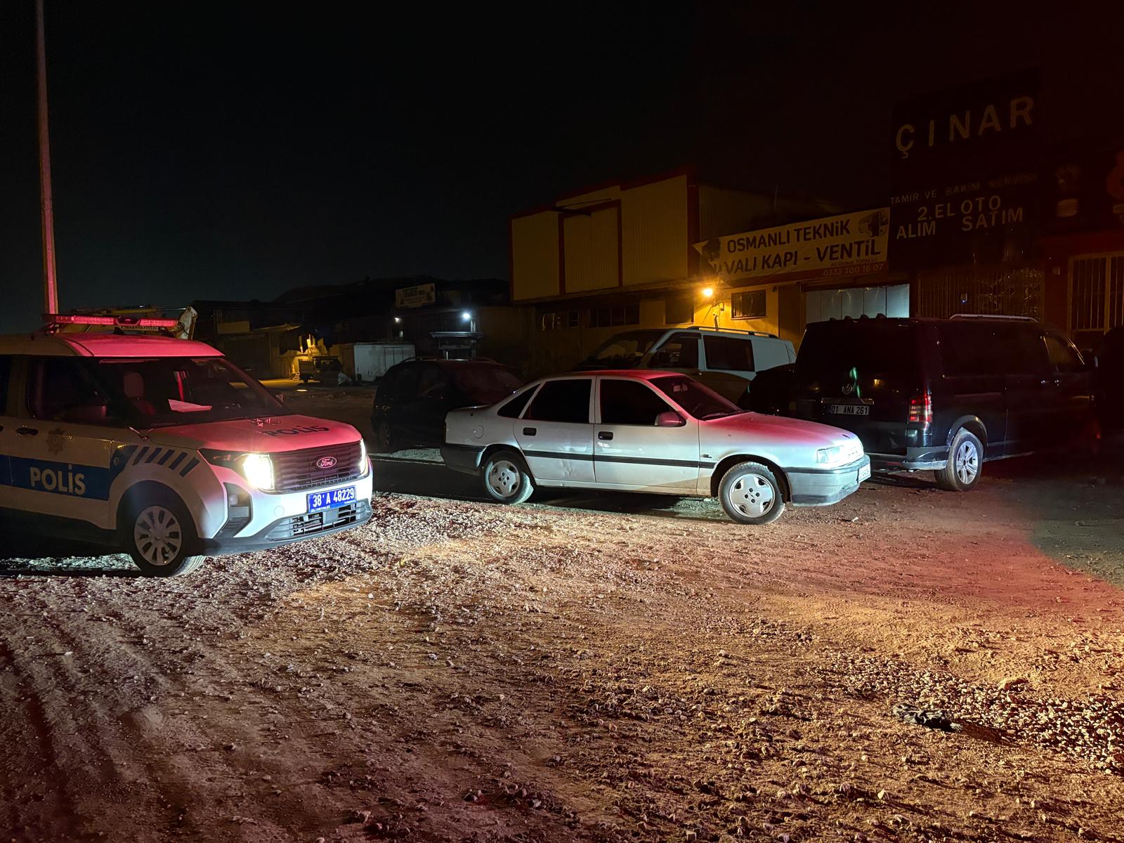 Kayseri’de polisin "dur" ihtarına uymayan sürücü kovalamaca sonucu yakalandı. 1.53