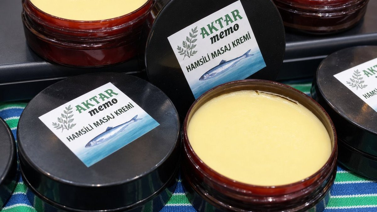 Rize'de bir esnaf, hamsiye olan sevgisini sıra dışı bir buluşa