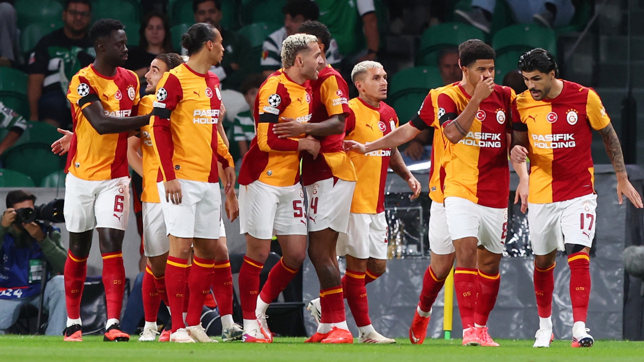 Galatasaray ile Barcelona, UEFA Şampiyonlar Ligi lig etabı 2. haftasında