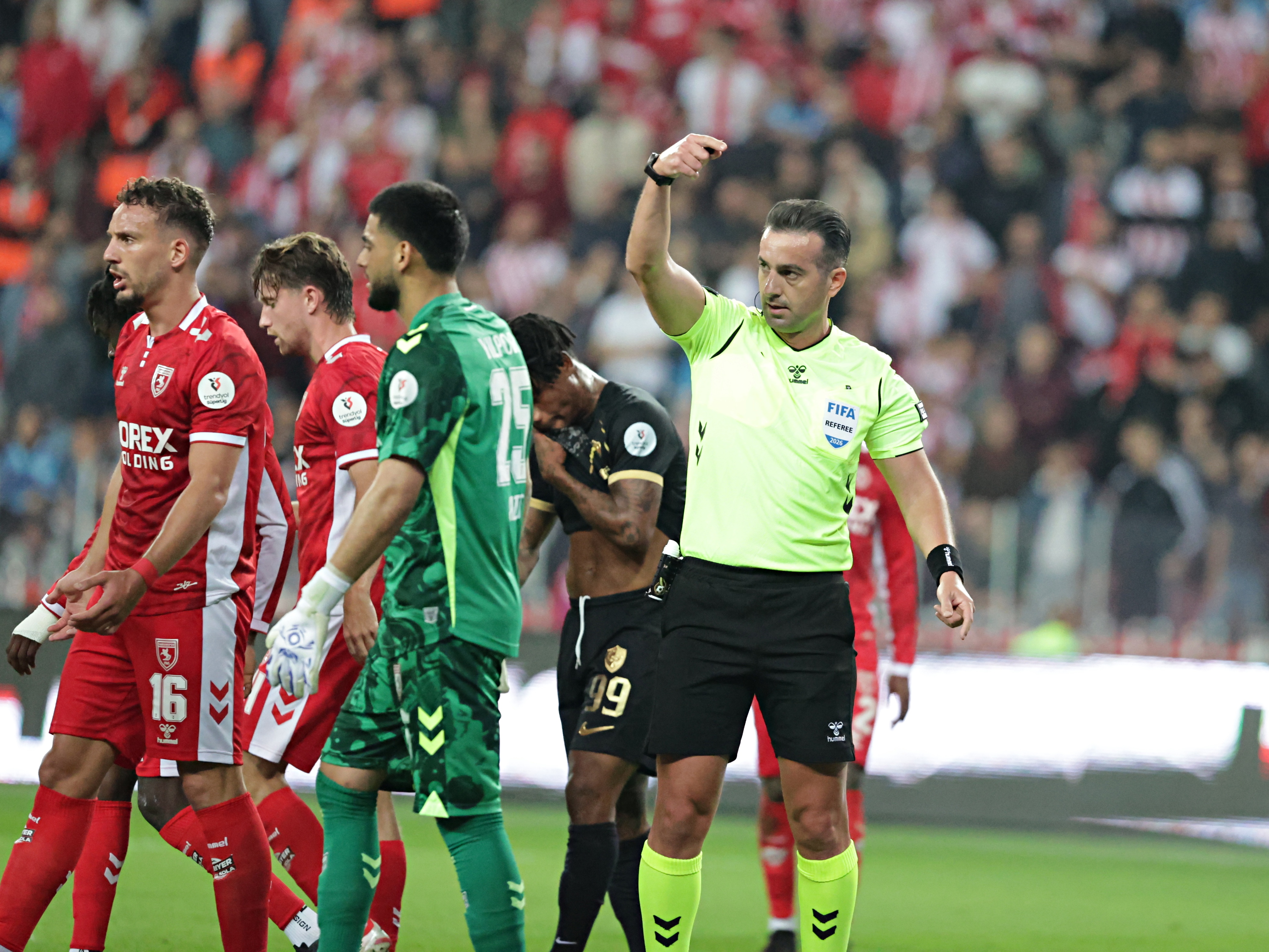 Süper Lig'in 9. haftasında Amedspor'a mağlup olan Samsunspor, bugün yaptığı