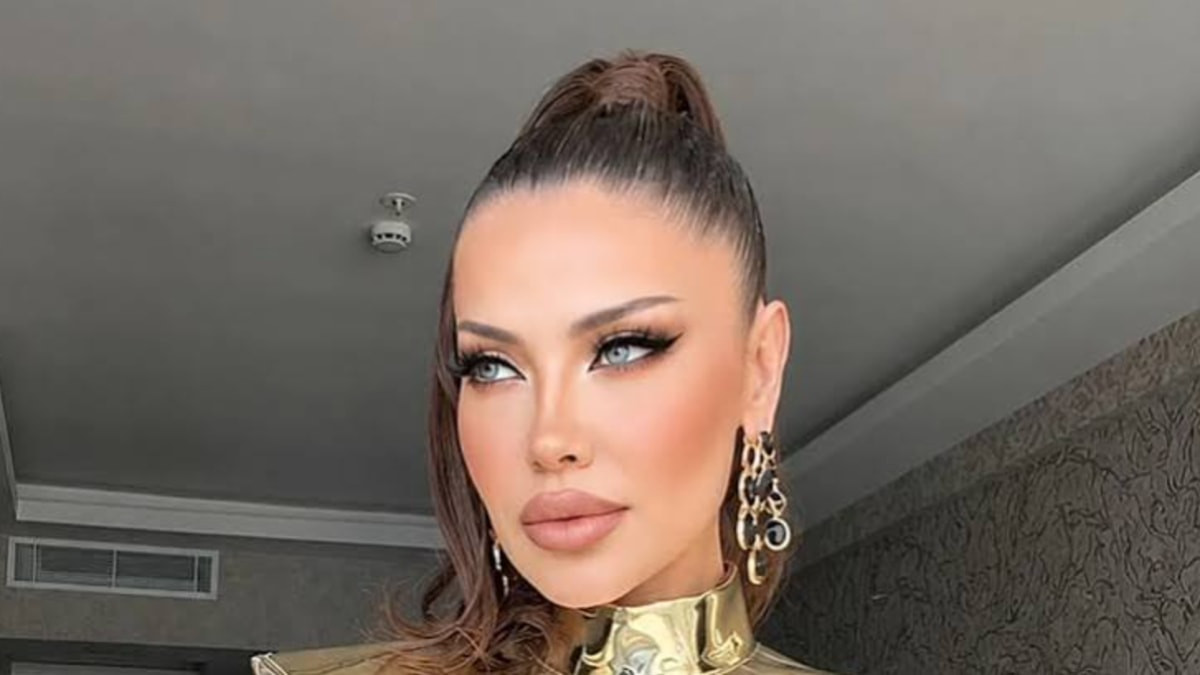Şarkıcı Lara, kızını kaybeden Atilla Taş'a destek göstermeden günlük hayatından