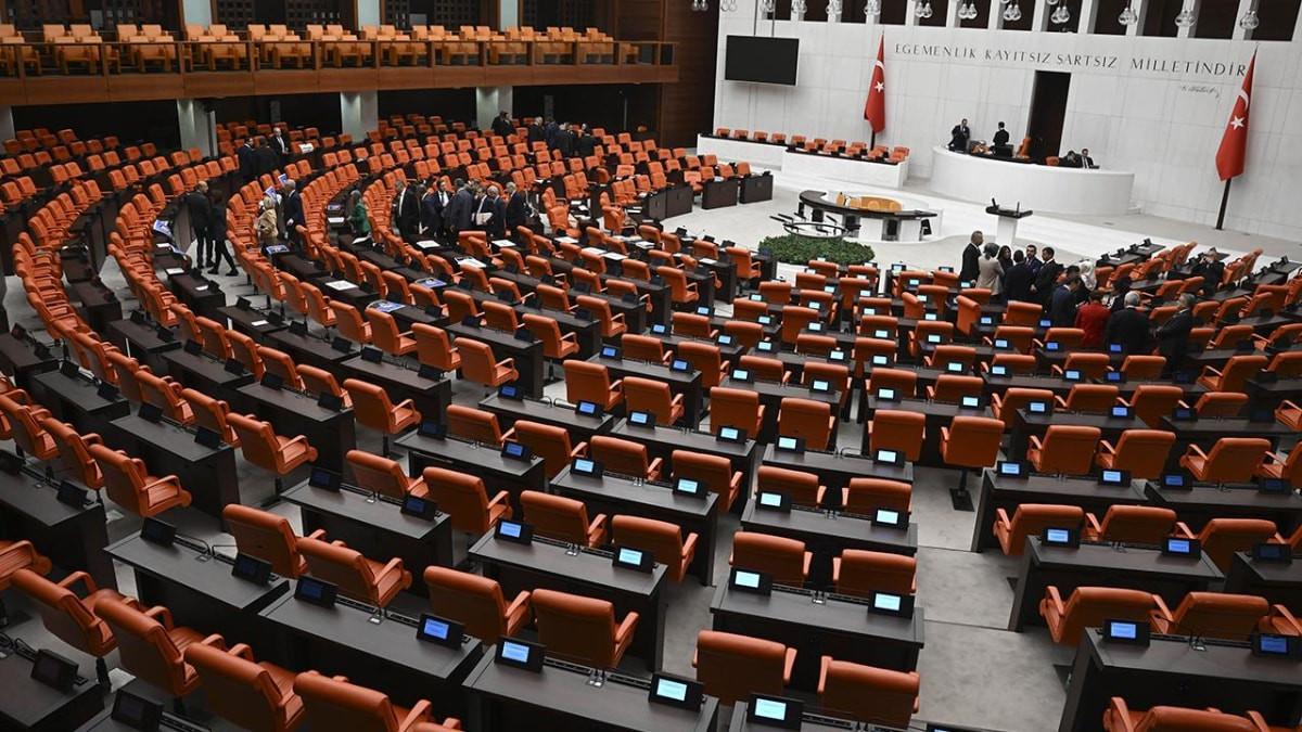 TBMM Genel Kurulu, 51 günlük aranın ardından yasama çalışmalarına bugün