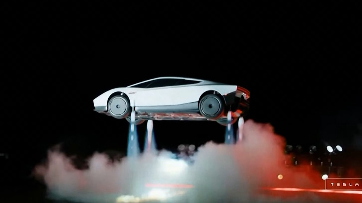 Tesla, yeni Roadster modeli için rezervasyon yaptıran müşterilerine aracın ne