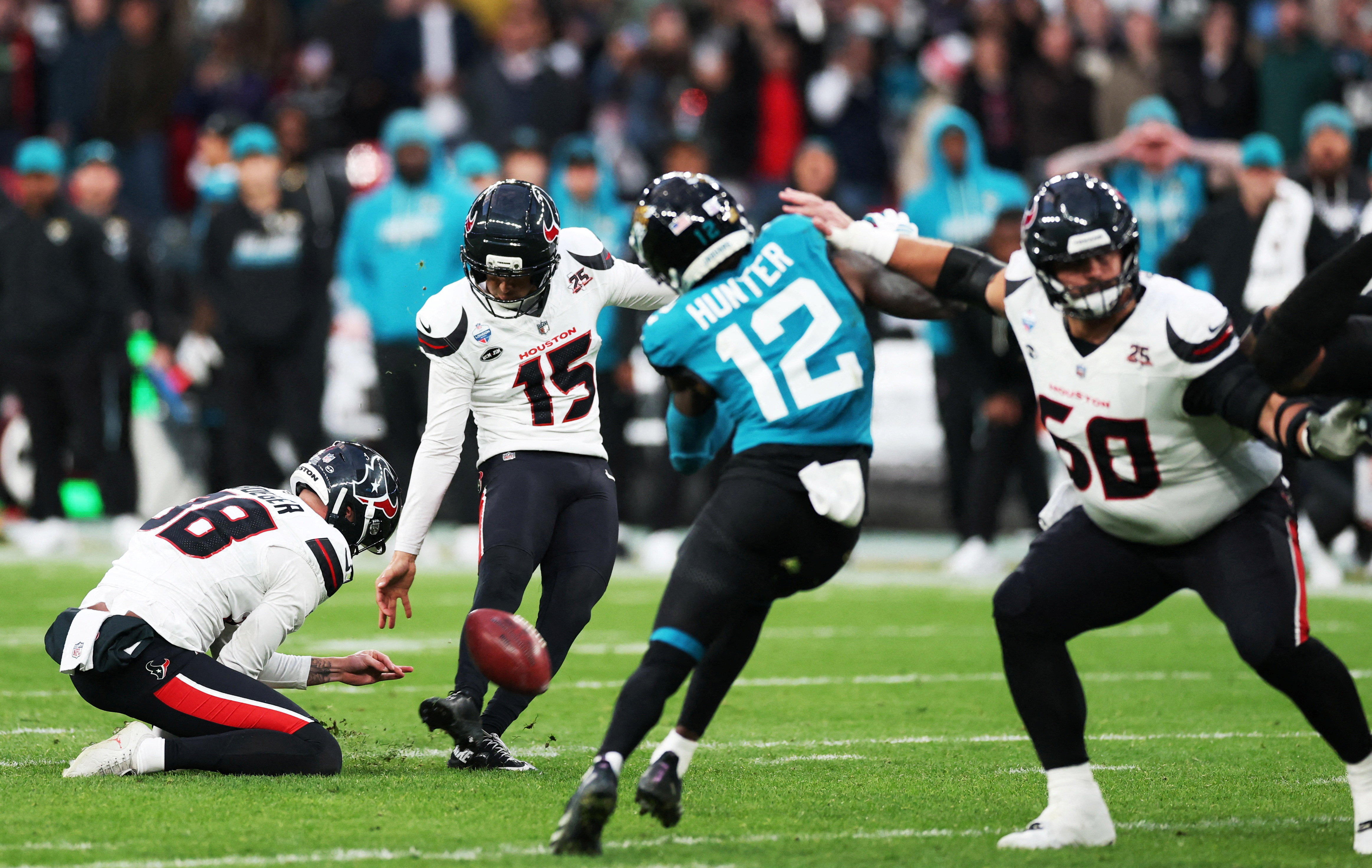 Wembley Stadı'nda oynanan NFL maçında skor 31-31 iken Houston kicker'ı
