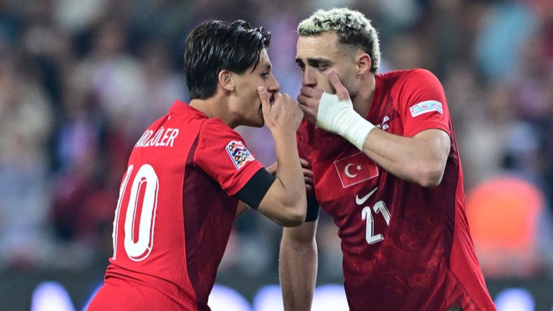 Türkiye Futbol Federasyonu (TFF), iki futbolcunun izinli olarak A Milli